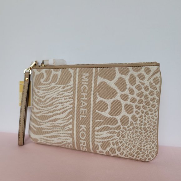 MICHAEL KORS Jet Set Charm Signature Logo Wristlet/Pouch- Camel Multi ⭐ - Picture 4 of 16